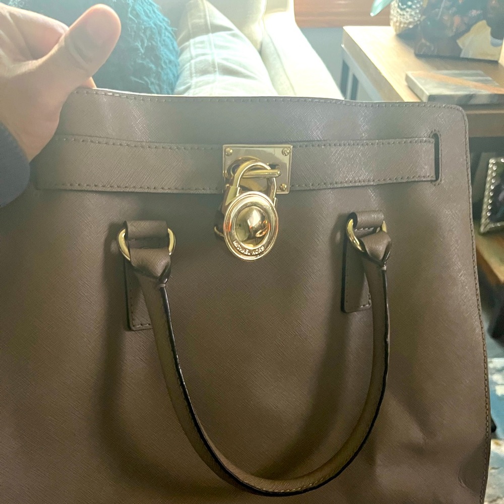 Micheal Kors purse